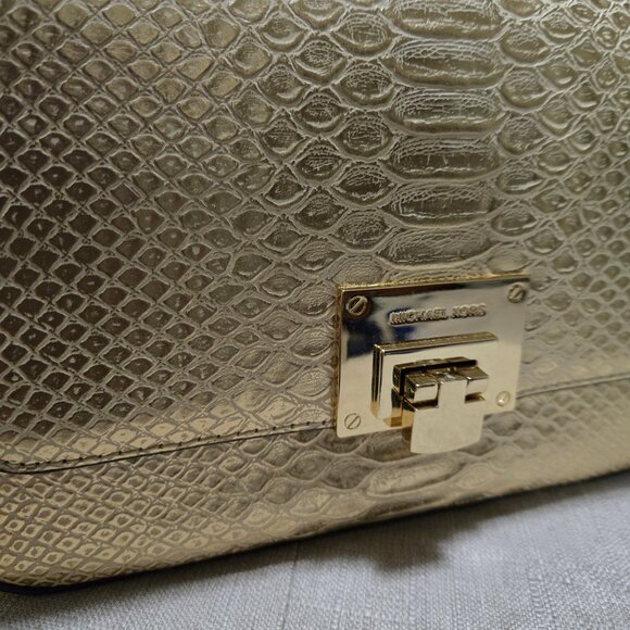 NWT "MICHAEL KORS" TINA LEATHER SHOULDER FLAP BAG - Picture 2 of 11